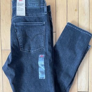 NWT Levi’s 311 Shaping Skinny Jeans Size 29x 32L
